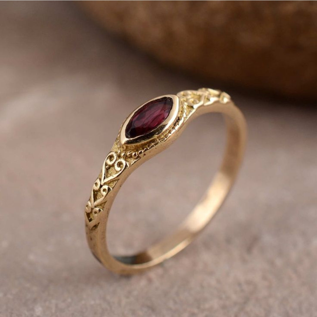 Brillo – Anillo Vintage con Cristal Rojo