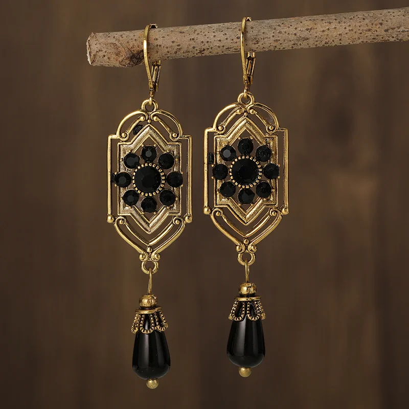 Encanto – Brincos Vintage com Cristal Preto