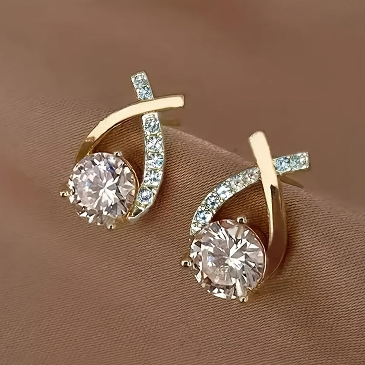O&O – Pendientes Dorados con Cruz y Circonita
