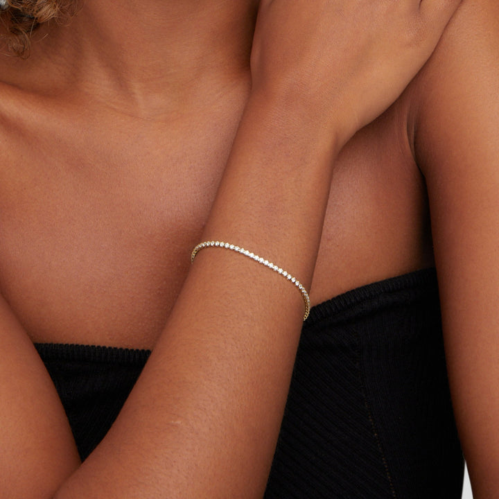 Cordelia – Pulsera tipo tenis elegante en plata