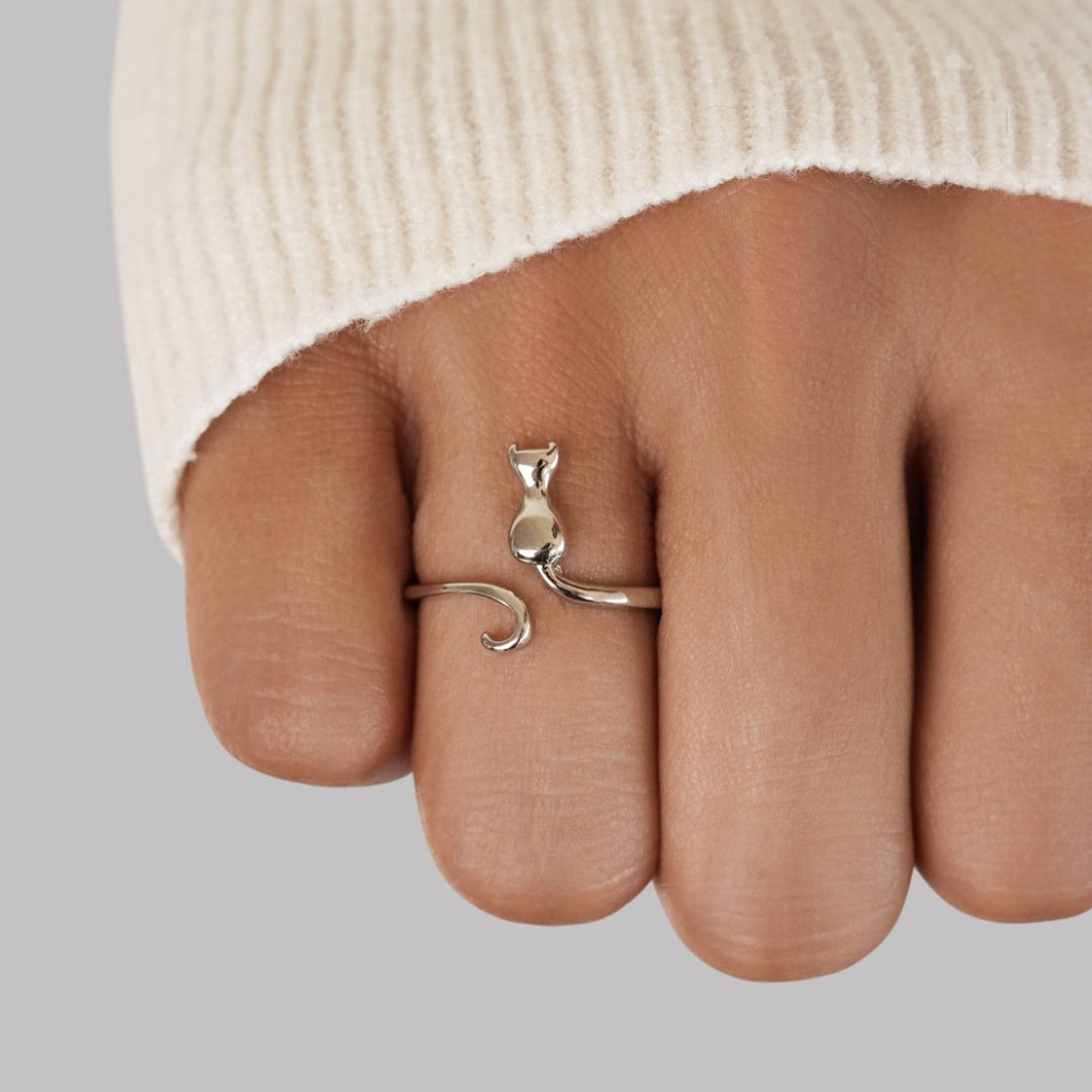 Gato de Medianoche – Anillo de plata con diseño felino mágico